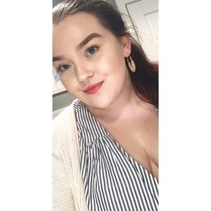 Meet your Posher, Janelle